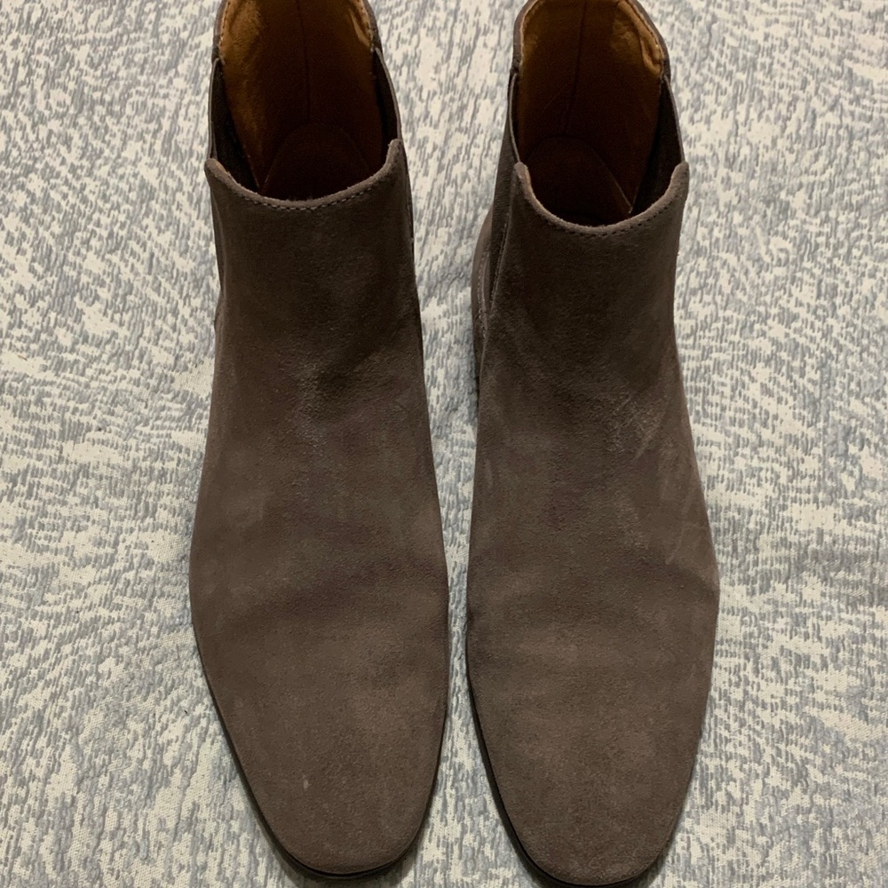 Express Men's Chukka Boots - Taupe Suede